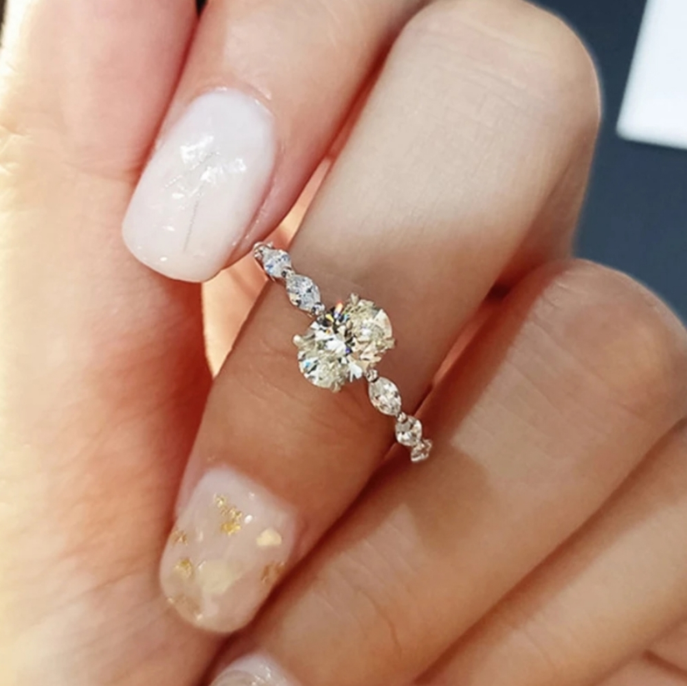 Dainty women's elegant braided ring